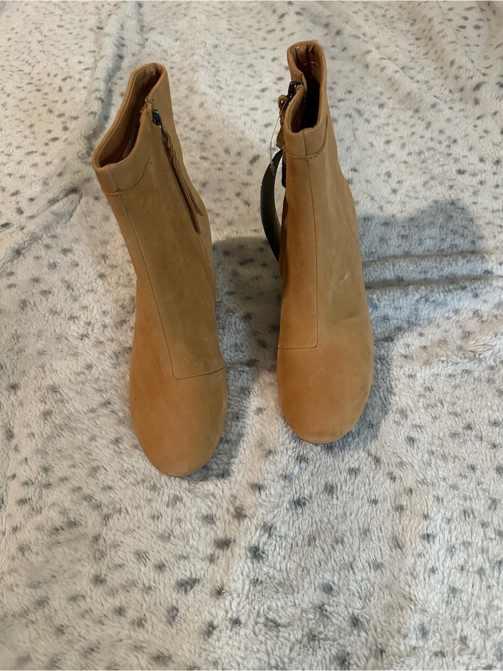 NWT TOMS Tan Women's Suede Ankle Boots - Stylish Zip Closure